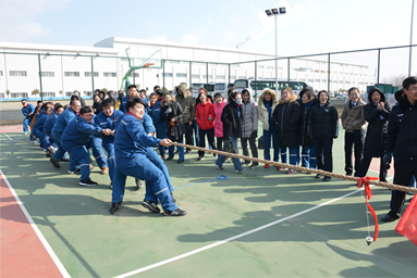 2018年3月8日，公司组织三八妇女节拔河比赛